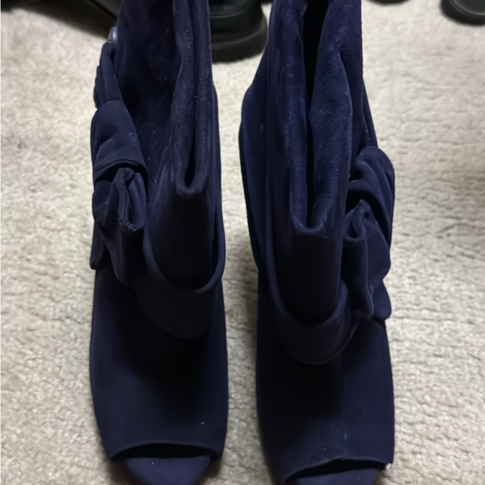 Elegant Navy Women's Shoes